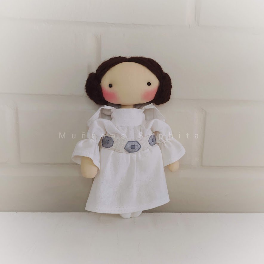 Taller Virtual Leia, Colección 24 cm